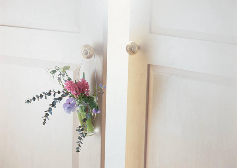 无人,横图,室内,特写,白天,正面,幸福,智慧,植物,门,紫罗兰,叶子,艺术,装饰,盛开,纹理,绿叶,清凉,花蕾,文化,花,花瓣,花朵,鲜花,绿色,插花,把手,门把手,门框,夏天,花苞,花蕊,嫩叶,华丽,修饰,门把,插花艺术,点缀,创造,创作,想象,三色紫罗兰,肌理,永恒,衬托,美观,雅致,雅观,质朴,美德,纯爱,叶,叶片,叶脉,草紫罗兰,草桂花,拉手,彩图