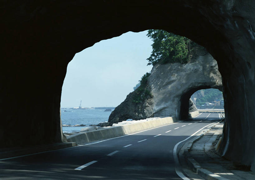 无人,横图,室外,白天,正面,旅游,度假,海浪,海洋,美景,植物,道路,路,公路,北海道,日本,亚洲,景观,浪花,山洞,水平线,辽阔,分界线,停车线,交通,海平线,娱乐,树,树木,蓝色,绿色,蓝天,天空,自然,海水,天,享受,休闲,广阔,景色,放松,生长,晴朗,成长,车行道,车行道分界线,一望无际,自然风光,标线,海景,东亚,车行线,万里无云,日本国,北海道地方,北海道岛,岩穴,无边无际,一马平川,大海,风浪,海,海水的波动,近岸浪,涌浪,晴空,晴空万里,马路,彩图,水天相接,水天一线