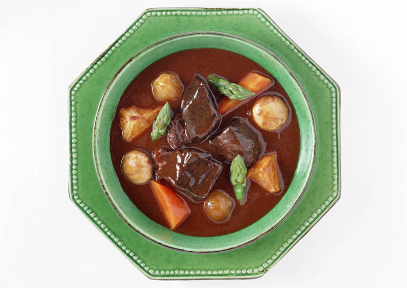 无人,横图,俯视,室内,特写,白天,白色背景,烹饪,中餐,桌面,桌子,萝卜,胡萝卜,芦笋,蔬菜,土豆,餐具,阴影,新鲜,反射,木制,碟子,盘,影子,陶瓷,菌菇,蘑菇,红烧,肉,牛肉,料理,食品,陶瓷制品,菌类,菜肴,美食,肉类,食物,一个,盘子,木制品,容器,碟,碗,中式,食用菌,摄影,佳肴,有机食品,绿色食品,影棚,单个,储藏,储存,肉食,馍馍蛋,红烧菜,猪尾巴,药鸡豆子,洋芋,石刁柏,山药蛋,蚂蚁杆,马铃薯,龙须菜,狼尾巴根,红萝卜,甘荀,彩图,高角度拍摄,影棚拍摄,拍摄,红烧牛肉,贮存