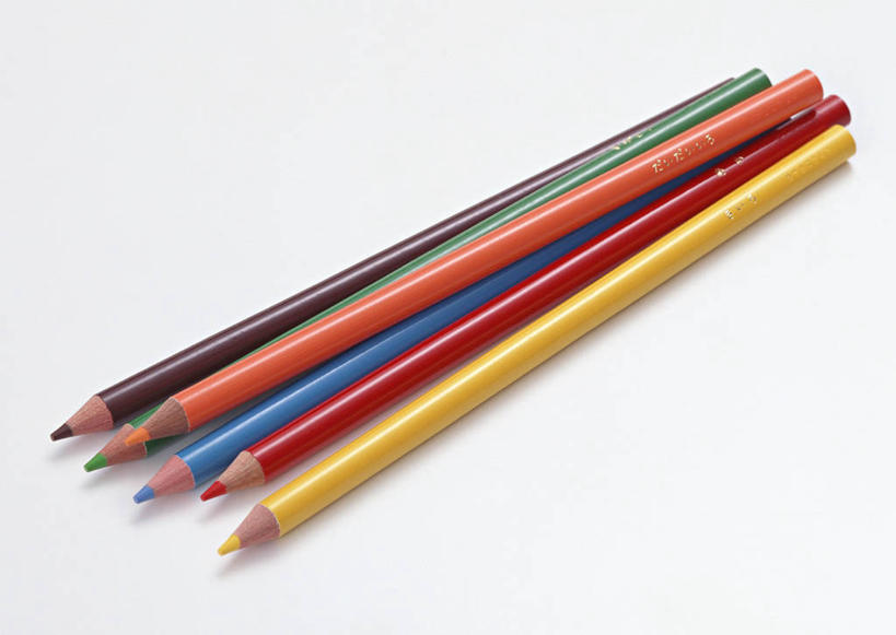 无人,横图,俯视,彩色,室内,特写,白天,白色背景,静物,一排,阴影,整齐,反射,笔,影子,办公用品,文具,排列,铅笔,学习用品,摄影,影棚,五颜六色,文具用品,色彩斑斓,五支,队列,五彩缤纷,五彩斑斓,五光十色,彩图,高角度拍摄,影棚拍摄,拍摄,彩色铅笔