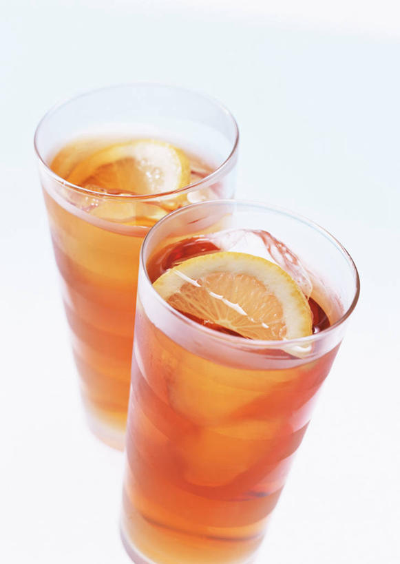 无人,竖图,俯视,室内,特写,白天,白色背景,幸福,茶,柑橘,杯子,水果,阴影,新鲜,反射,影子,生食,茶叶,食品,果实,两杯,娱乐,玻璃制品,食物,两个,水杯,享受,休闲,温馨,橙色,放松,乐趣,摄影,有机食品,绿色食品,影棚,提神,舒适,醒脑,柑桔,饼茶,茶饼,团茶,玻璃杯,橘子,桔子,彩图,高角度拍摄,影棚拍摄,拍摄,大红蜜橘,大红袍,红橘,黄橘,宽皮橘