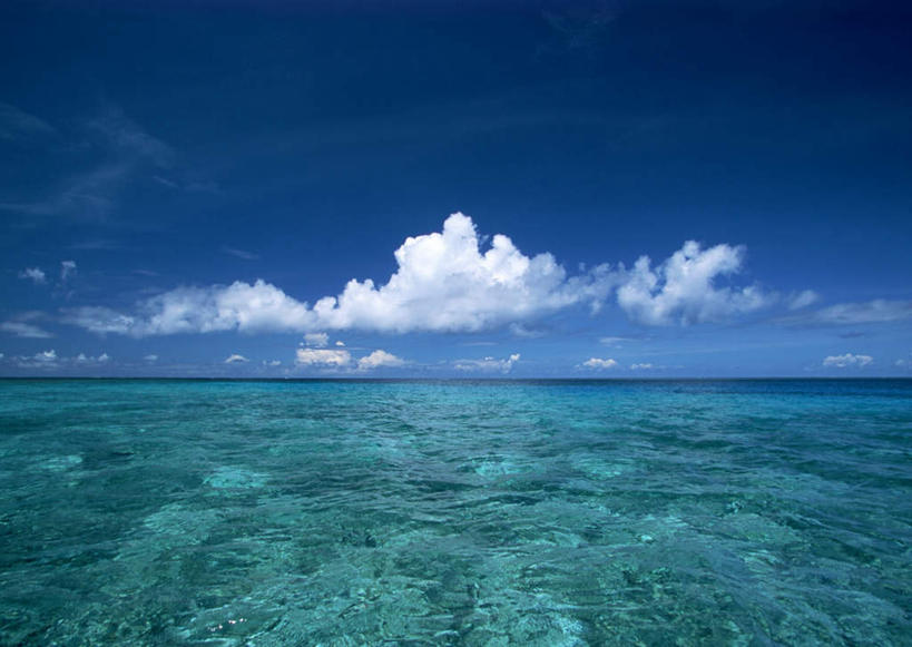 无人,横图,室外,白天,正面,旅游,度假,海浪,海洋,美景,日本,亚洲,阴影,光线,影子,景观,浪花,水平线,云,云朵,辽阔,海平线,云彩,娱乐,冲绳,蓝色,白云,蓝天,天空,阳光,自然,海水,天,享受,休闲,广阔,景色,放松,晴朗,一望无际,冲绳县,自然风光,海景,东亚,琉球群岛,日本国,九州地方,宫古岛,宫古列岛,无边无际,一马平川,大海,风浪,海,海水的波动,近岸浪,涌浪,晴空,彩图,池间岛,水天相接,水天一线