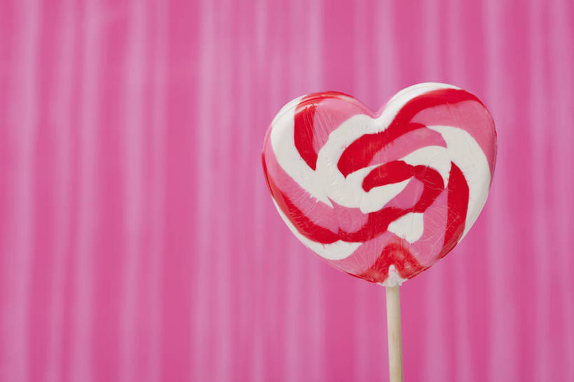 无人,横图,室内,特写,白天,正面,爱情,情人节,红色背景,节日,爱心,庆祝,棒棒糖,食品,糖,糖果,甜点,甜品,浪漫,文化,食物,一个,甜食,庆典,温暖,温馨,心形,恩爱,摄影,影棚,单个,纪念,和睦,心型,彩图,影棚拍摄,拍摄,融洽