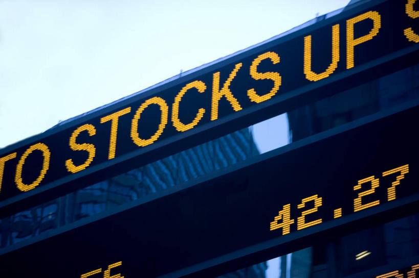 无人,高楼大厦,广场,横图,室外,特写,白天,仰视,度假,显示器,美景,城市风光,城市,大厦,建筑,摩天大楼,纽约,美国,阴影,光线,英文,标志,屏幕,数字,文字,影子,字符,字母,景观,云,云朵,曼哈顿,云彩,娱乐,标识,显示屏,蓝色,白云,蓝天,天空,阳光,天,享受,休闲,价格,景色,放松,阿拉伯数字,晴朗,英文字母,时代广场,北美,北美洲,美洲,输出设备,价钱,纽约州,帝国之州,帝国州,时报广场,纽约时报广场,北亚美利加洲,亚美利加洲,代价,晴空,彩图,低角度拍摄,大楼,高层建筑,高楼,摩天楼,曼哈顿岛