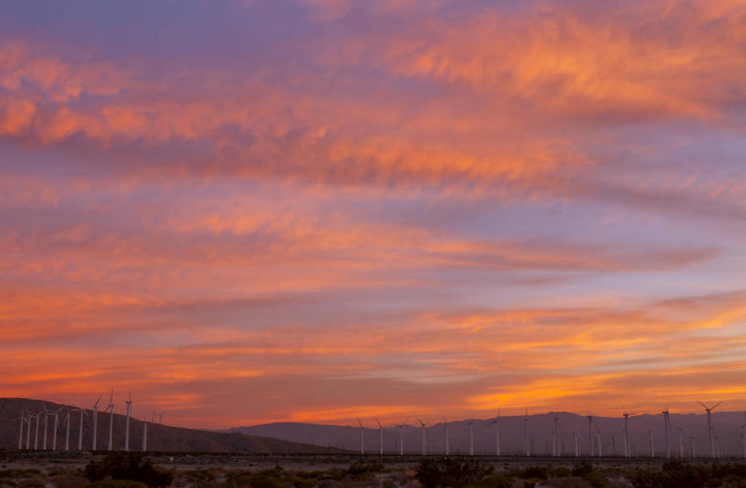 无人,横图,室外,白天,仰视,旅游,度假,农业,风能,风力发电机,石头,美景,日落,山,山脉,风车,美国,一排,阴影,环保,整齐,电力,光线,石子,影子,景观,山顶,山峰,晚霞,霞光,落日,山峦,背光,娱乐,设备,排列,阳光,自然,黄昏,群山,享受,休闲,发电,机械,景色,彩霞,放松,工业,能源,资源,北美,北美洲,风力机,队列,加利福尼亚,自然风光,美洲,逆光,利用,低碳,加州,沉积岩,加利福尼亚州,金州,黄金州,北亚美利加洲,亚美利加洲,颠峰,极峰,夕照,薄暮,水成岩,棕榈泉,河滨县,风力发电,风力涡轮机,石块,岩石,夕阳,彩图,低角度拍摄,傍晚,帕姆斯普林斯,美利坚合众国,斜阳