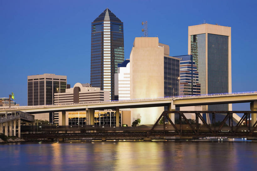 无人,高楼大厦,横图,室外,白天,正面,度假,办公楼,河流,美景,水,城市风光,城市,大桥,大厦,建筑,立交桥,摩天大楼,桥梁,写字楼,美国,阴影,光线,影子,河水,景观,水流,高架,斜拉桥,桥,娱乐,蓝色,倒影,蓝天,天空,阳光,楼宇,天,享受,休闲,商务楼,景色,放松,晴朗,倒映,北美,北美洲,美洲,佛罗里达,佛罗里达州,杰克逊维尔,佛州,阳光州,万里无云,北亚美利加洲,亚美利加洲,反照,晴空,晴空万里,彩图,大楼,高层建筑,高楼,摩天楼,美利坚合众国