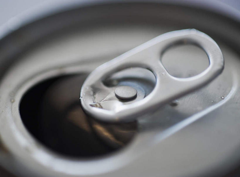 无人,横图,俯视,室内,特写,白天,静物,金属制品,阴影,朦胧,模糊,反射,金属,包装,罐子,影子,饮料,一个,容器,单个,易拉罐,彩图,高角度拍摄