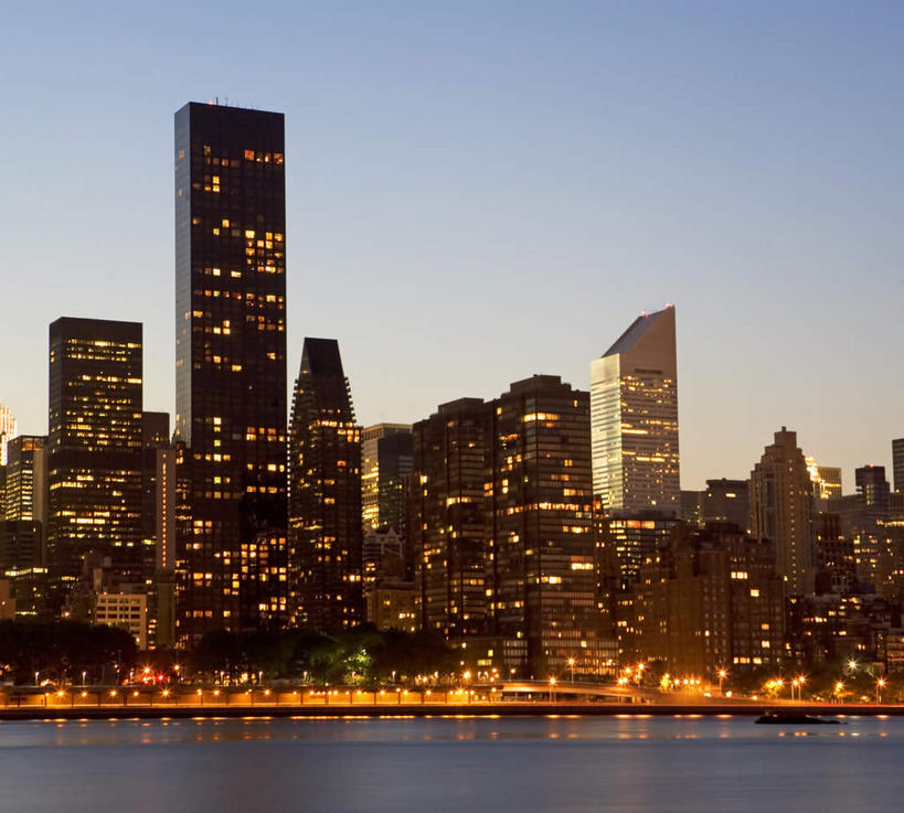 无人,高楼大厦,横图,室外,白天,正面,度假,河流,美景,日落,水,城市风光,城市,大厦,建筑,摩天大楼,纽约,美国,阴影,光线,影子,河水,景观,水流,晚霞,霞光,落日,灯光,曼哈顿,娱乐,蓝色,蓝天,天空,阳光,黄昏,天,享受,休闲,景色,彩霞,放松,晴朗,北美,北美洲,美洲,联合国总部,纽约州,万里无云,帝国之州,帝国州,北亚美利加洲,亚美利加洲,夕照,联合国大厦,晴空,晴空万里,夕阳,彩图,大楼,高层建筑,高楼,摩天楼,曼哈顿岛,斜阳