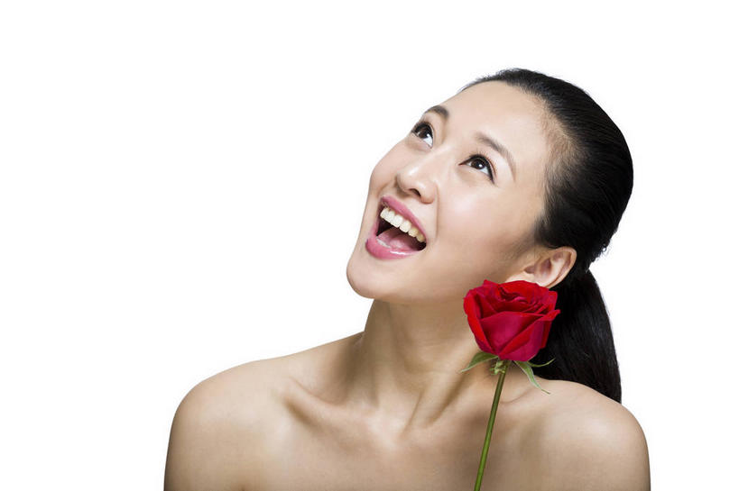 东方人,脸,头,脸颊,一个人,笑,微笑,露齿笑,横图,室内,特写,白天,白色背景,正面,爱情,化妆,美容,幸福,纯洁,热情,玫瑰,亚洲,仅一个年轻女性,仅一个女性,仅一个人,护肤,盛开,玫瑰花,浪漫,花蕾,注视,黄种人,裸露,肩膀,花,花瓣,花朵,鲜花,一朵,红色,花苞,花蕊,观察,看,保养,享受,休闲,温暖,温馨,恩爱,放松,保健,摄影,红玫瑰,影棚,观看,和睦,察看,关注,摄影棚,裸,感动,养颜,尊敬,天真,刺玫花,徘徊花,年轻女性,女人,女性,亚洲人,头部,脸部,脸蛋,面部,抬头,仰头,半身,彩图,影棚拍摄,拍摄,融洽