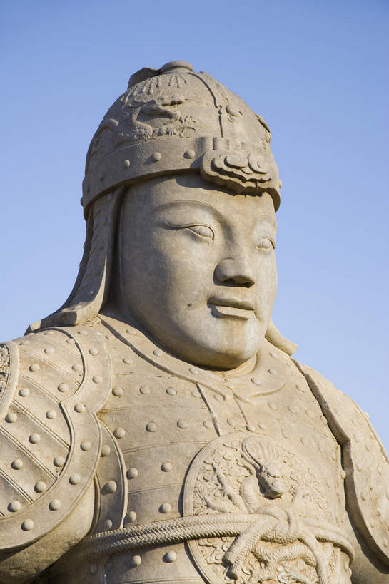 无人,站,竖图,室外,白天,正面,旅游,度假,名胜古迹,植物,标志建筑,道路,地标,建筑,路,帽子,雕塑,中国,亚洲,阴影,服装,遗迹,艺术,装饰,光线,雕刻,雕像,影子,小路,交通,古迹,文物,娱乐,建设,古建筑,树,树木,一个,衣服,蓝色,绿色,蓝天,天空,阳光,自然,工艺品,天,站着,享受,休闲,旅游胜地,放松,服饰,生长,晴朗,单个,成长,纪念,美术,衣着,穿着,主题,开封,陈列,古文明,东亚,万里无云,中华人民共和国,华北地区,功能,美学,无边帽,河北,河北省,冀,河南,河南省,豫,华中地区,开封市,唐山,唐山市,衣饰,开封府,晴空,晴空万里,站立,半身,彩图,东陵,南衙,清东陵,遵化,遵化市