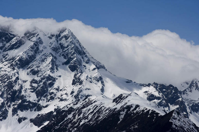 无人,横图,室外,白天,正面,旅游,度假,石头,美景,山,雪,雪山,大雪,中国,亚洲,阴影,光线,石子,影子,冰,积雪,景观,山峰,悬崖,雪景,云,云朵,冬季,冬天,山峦,云彩,娱乐,德钦,迪庆,云南,蓝色,白云,蓝天,天空,阳光,自然,天,享受,休闲,景色,放松,寒冷,晴朗,冰冷,自然风光,东亚,迪庆藏族自治州,云南省,德钦县,白马雪山,中华人民共和国,西南地区,严寒,冰凉,酷寒,凛冽,凛凛,极冷,绝壁,滇,迪庆州,石块,岩石,晴空,彩图,白马雪山国家级自然保护区,白芒雪山,白茫雪山