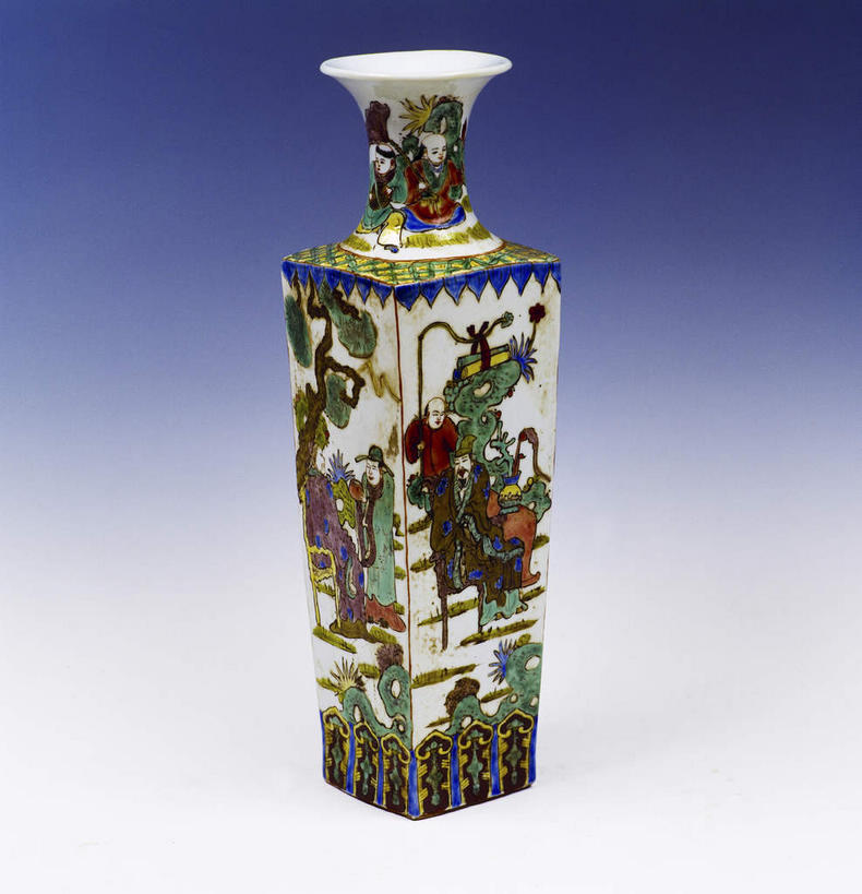 无人,竖图,室内,特写,白天,正面,绘画,静物,花瓶,蓝色背景,艺术,纹路,纹理,陶瓷,陶瓷制品,古典,文化,一个,瓶子,工艺品,品味,摄影,影棚,单个,美术,高雅,国画,水墨画,肌理,美学,水墨,彩图,影棚拍摄,拍摄,中国画