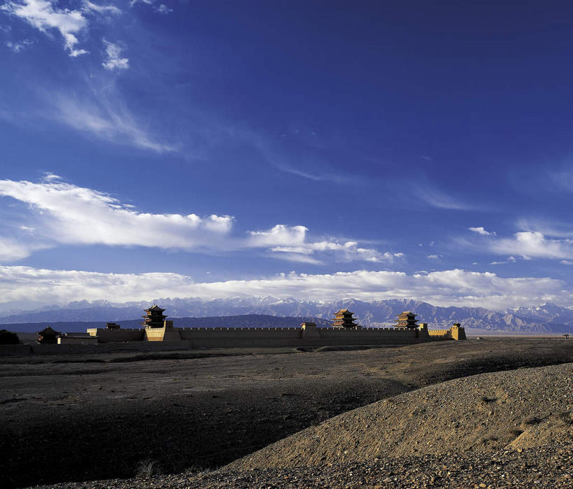 无人,横图,室外,白天,正面,旅游,度假,沙漠,标志建筑,地标,建筑,长城,中国,亚洲,阴影,光线,影子,墙,云,云朵,云彩,娱乐,建设,城墙,墙壁,墙面,蓝色,白云,蓝天,天空,阳光,天,享受,休闲,旅游胜地,放松,晴朗,坚硬,万里长城,防御,东亚,甘肃,甘肃省,嘉峪关,中华人民共和国,西北地区,甘,嘉峪关市,坚固,大漠,砂漠,晴空,彩图,嘉峪关长城