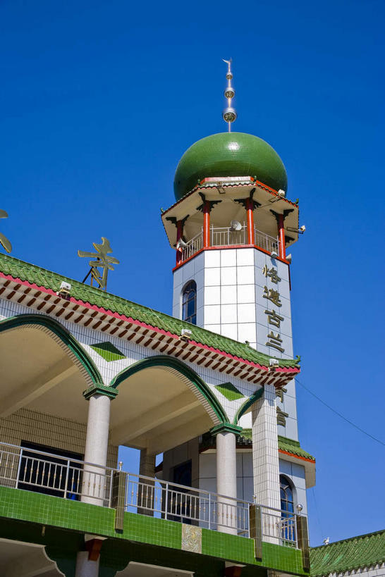 无人,栏杆,露台,竖图,室外,白天,仰视,旅游,度假,名胜古迹,窗户,阳台,标志建筑,地标,建筑,中国,亚洲,阴影,节日,遗迹,光线,影子,栅栏,墙,篱笆,围栏,塔,古迹,文化,文物,娱乐,建设,古建筑,护栏,玻璃窗,墙壁,墙面,蓝色,白色,蓝天,天空,阳光,天,祈祷,享受,休闲,健康,旅游胜地,放松,许愿,宗教,信仰,晴朗,纪念,祈求,伊斯兰教,清真寺,古文明,东亚,宁夏,银川,万里无云,首府,中华人民共和国,西北地区,银川市,宁夏回族自治区,宁,平安,晴空,晴空万里,彩图,低角度拍摄,露天阳台,承天寺塔,兴庆,兴庆区