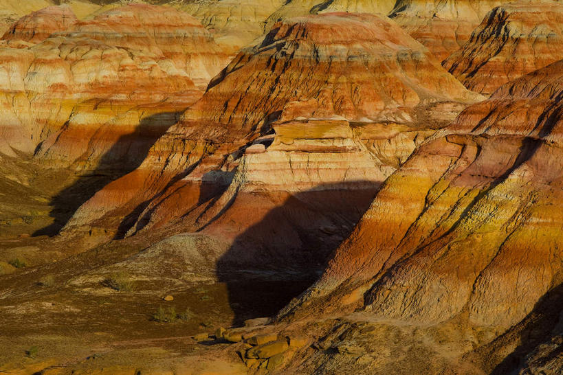 无人,横图,俯视,室外,白天,旅游,度假,石头,美景,山,山脉,峡谷,中国,亚洲,阴影,光线,纹路,石子,纹理,影子,景观,山峰,悬崖,山谷,山峦,娱乐,阳光,自然,群山,享受,休闲,景色,放松,岩层,自然风光,东亚,新疆,肌理,中华人民共和国,绝壁,新疆维吾尔自治区,西北地区,石块,岩石,彩图,高角度拍摄,准噶尔,准噶尔盆地,新,五彩湾,准噶尔盆地五彩城