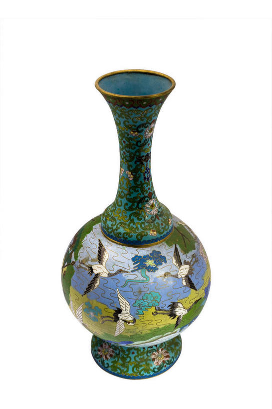 无人,竖图,俯视,室内,特写,白天,白色背景,静物,花瓶,珐琅,装饰,纹路,纹理,陶瓷,陶瓷制品,一个,瓶子,摄影,影棚,单个,华丽,修饰,点缀,摄影棚,肌理,衬托,美观,雅致,雅观,搪瓷,景泰蓝,彩图,高角度拍摄,影棚拍摄,拍摄