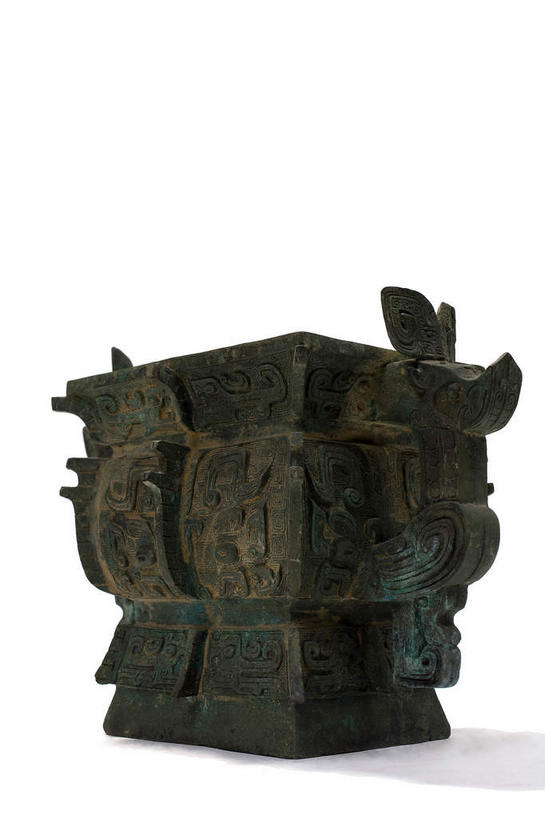 无人,竖图,室内,特写,白天,白色背景,正面,静物,金属制品,雕塑,阴影,艺术,装饰,反射,金属,雕刻,雕像,影子,古典,文化,文物,一个,工艺品,摄影,影棚,单个,古董,纪念,美术,古物,摄影棚,主题,陈列,古玩,青铜,功能,美学,青铜器,彩图,影棚拍摄,拍摄,青铜制品,簋,礼器