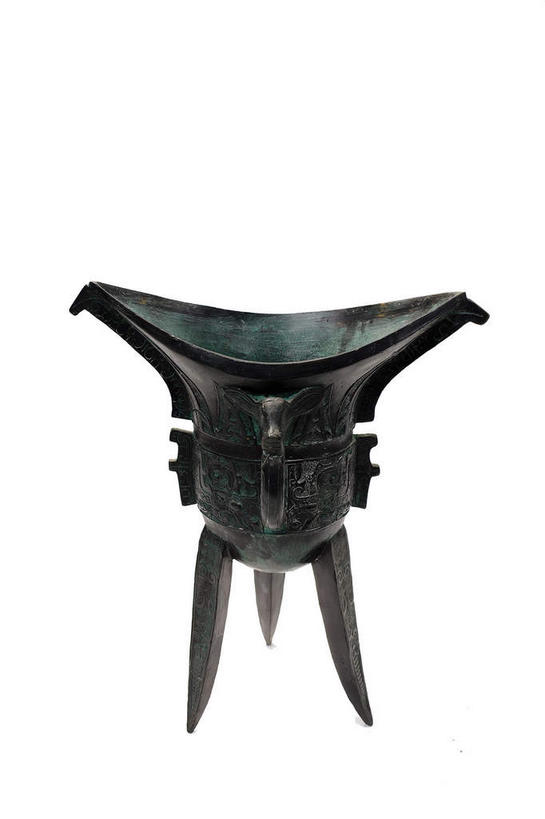 无人,竖图,室内,特写,白天,白色背景,正面,静物,杯子,金属制品,金属,古典,文化,文物,一个,酒杯,工艺品,摄影,影棚,单个,古董,古物,摄影棚,古玩,青铜,青铜器,彩图,影棚拍摄,拍摄,青铜制品,晨肇宁角,角
