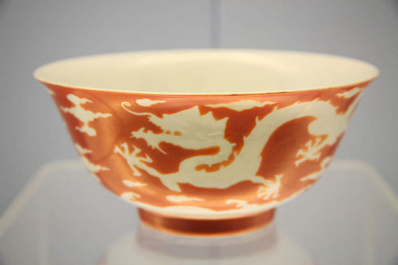 无人,商店,横图,室内,特写,白天,正面,静物,灰色背景,纹路,纹理,陶瓷,陶瓷制品,一个,容器,柜台,碗,橙色,展示,摄影,影棚,单个,储藏,出售,储存,摄影棚,肌理,展示柜,彩图,影棚拍摄,拍摄,贮存