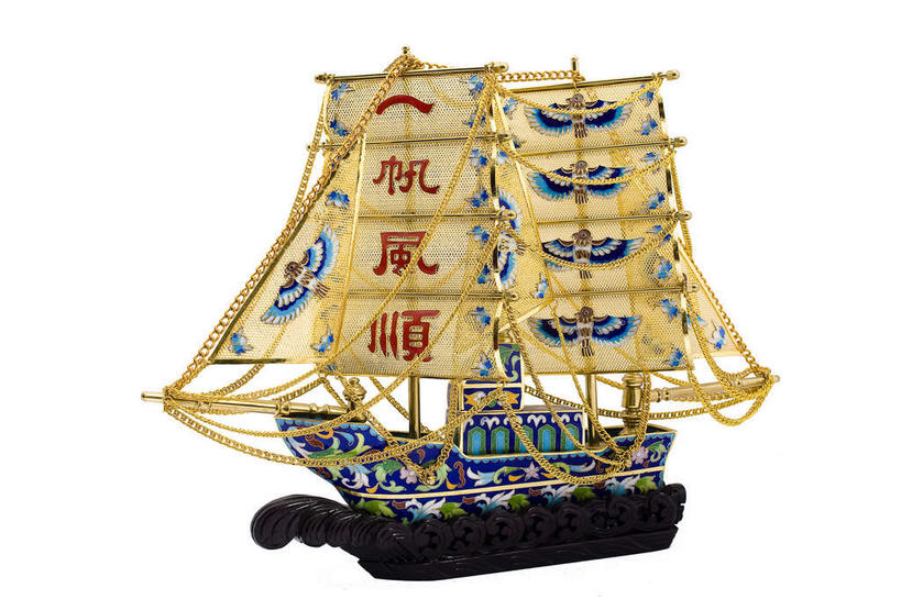 帆船,无人,横图,室内,特写,白天,白色背景,正面,船,静物,刺绣,艺术,标志,文字,字符,手工艺品,文化,标识,一个,黄色,工艺品,交通工具,汉字,摄影,影棚,单个,绣,高雅,中文,载具,摄影棚,自信心,品位,国文,华文,彩图,影棚拍摄,拍摄,女红,针绣,针黹,黹