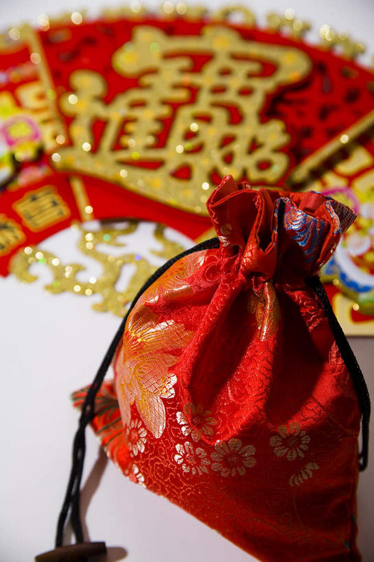 无人,竖图,俯视,室内,特写,白天,幸福,静物,袋子,礼物,艺术,包装袋,纸袋,文化,一个,红色,福字,礼品,单个,中国文化,礼品袋,祝愿,福,福气,彩图,高角度拍摄,福运,春节贴,福字帖,传统文化