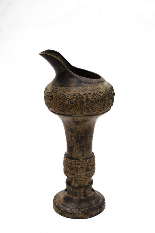 无人,竖图,室内,特写,白天,白色背景,正面,静物,杯子,金属制品,金属,一个,酒杯,摄影,影棚,单个,摄影棚,青铜,青铜器,彩图,影棚拍摄,拍摄,青铜制品,觚