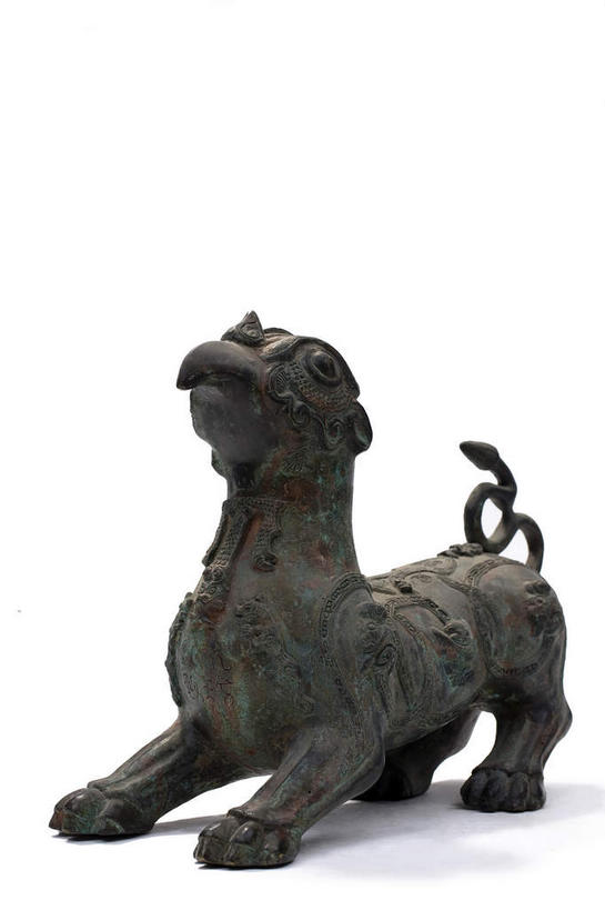 无人,站,竖图,室内,特写,白天,白色背景,正面,鸟,静物,杯子,金属制品,阴影,生锈,反射,纹路,金属,鸟类,纹理,影子,古典,文化,文物,一个,一只,酒杯,工艺品,站着,摄影,影棚,单个,古董,腐蚀,侵蚀,古物,摄影棚,樽,古玩,肌理,青铜,青铜器,腐化,锈迹斑斑,抬头,仰头,站立,彩图,全身,影棚拍摄,拍摄,青铜制品,鸟尊