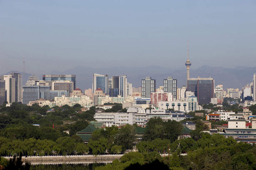 无人,家,高楼大厦,横图,室外,白天,正面,度假,美景,植物,窗户,落地窗,城市风光,标志建筑,城市,大厦,地标,建筑,摩天大楼,北京,中国,亚洲,一排,许多,阴影,整齐,并列,并排,光线,影子,房屋,屋子,景观,云,云朵,建筑群,塔,首都,很多,云彩,娱乐,建设,楼房,玻璃窗,住宅,树,树木,排列,蓝色,绿色,白云,蓝天,天空,阳光,自然,天,享受,休闲,景色,放松,生长,晴朗,成长,队列,平行,玻璃幕墙,东亚,海淀区,中央广播电视塔,中华人民共和国,北京市,京,北平,华北地区,晴空,彩图,房子,大楼,高层建筑,高楼,摩天楼,北京电视塔,中央电视塔