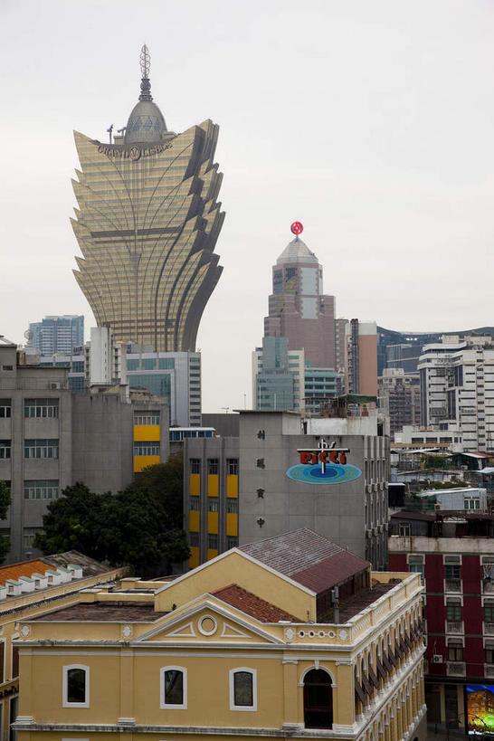 无人,宾馆,家,高楼大厦,竖图,室外,白天,正面,度假,美景,植物,城市风光,标志建筑,城市,大厦,地标,建筑,酒店,摩天大楼,澳门,中国,亚洲,房屋,屋子,景观,公寓,娱乐,建设,洋房,楼房,住宅,树,树木,绿色,天空,自然,天,享受,休闲,景色,放松,生长,成长,酒家,旅社,东亚,港澳台,中华人民共和国,澳门特别行政区,澳,澳门半岛,彩图,房子,大楼,高层建筑,高楼,客店,客栈,旅店,旅馆,摩天楼,葡京娱乐场,苏亚利斯博士大马路,商旅