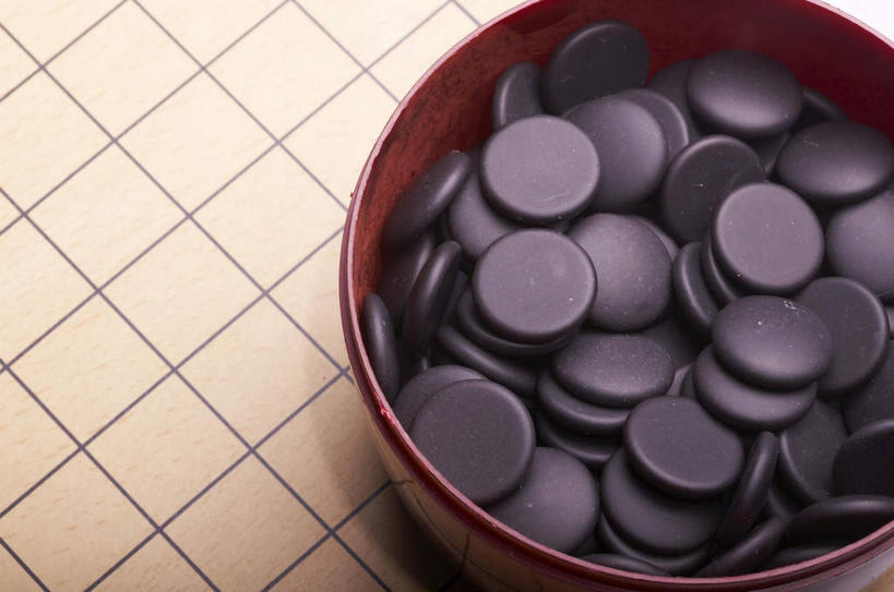 无人,横图,俯视,室内,特写,白天,游戏,快乐,比赛,竞争,静物,一堆,许多,阴影,堆叠,堆积,反射,影子,很多,玩,娱乐,黑色,休闲,棋子,棋盘,益智,活动,堆,发泄,消遣,智力,围棋,宣泄,玩耍,嬉戏,彩图,高角度拍摄