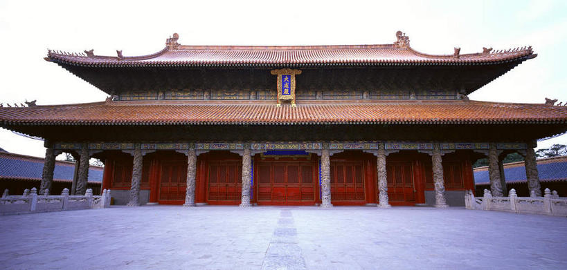 无人,宫殿,横图,室外,白天,仰视,旅游,度假,名胜古迹,标志建筑,地标,建筑,雕塑,孔庙,中国,亚洲,一块,一排,许多,吊挂,悬挂,遗迹,艺术,整齐,装饰,标志,雕刻,牌匾,瓦片,文字,柱子,字符,墙,屋檐,很多,挂,古迹,文化,文物,娱乐,标识,建设,古建筑,山东,檐,墙壁,墙面,排列,天空,工艺品,天,享受,休闲,汉字,旅游胜地,放松,纪念,美术,宫廷,队列,中文,主题,陈列,古文明,东亚,曲阜,曲阜市,山东省,中华人民共和国,华东地区,功能,美学,国文,华文,鲁,王宫,彩图,低角度拍摄,皇宫,本庙,大成殿,飞檐