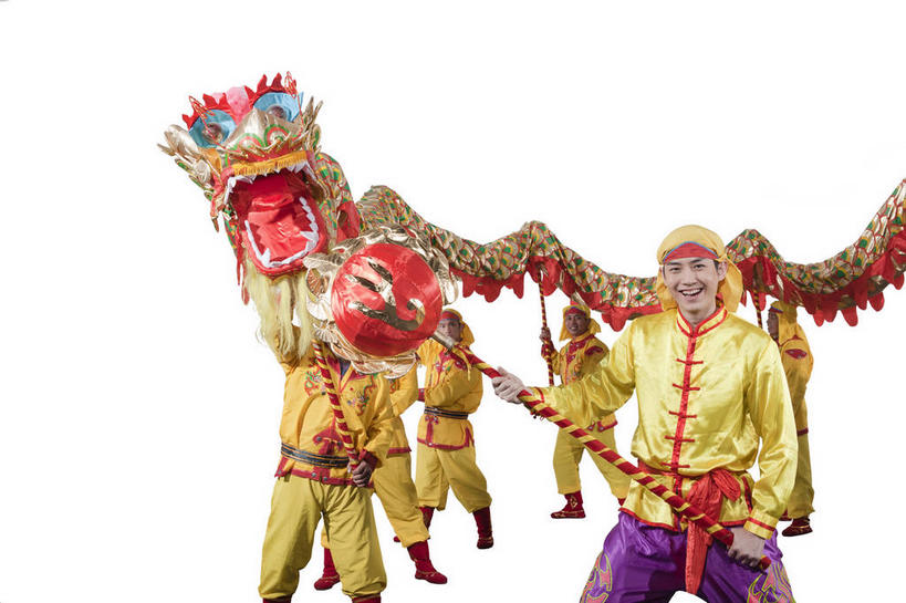 东方人,同事,演员,电影明星,站,笑,微笑,露齿笑,横图,室内,白天,白色背景,正面,成功,合作,团队,集体,信心,亚洲,表演,握,服装,辟邪,头巾,头饰,许多人,拿,拿着,注视,黄种人,文化,队伍,球,舞龙,衣服,黄色,发饰,观察,看,祈祷,祈福,站着,一群人,健康,握着,许愿,摄影,服饰,影棚,观看,祈求,察看,领导,衣着,成就,穿着,关注,摄影棚,表演服,合伙,领袖,演出服,驱邪,祛邪,避邪,衣饰,道具服,平安,杆子,男人,男性,年轻男性,中年男性,亚洲人,影视明星,站立,半身,彩图,影棚拍摄,拍摄,舞蹈,玩龙灯