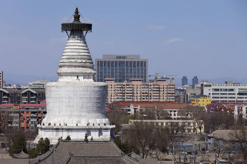 无人,家,寺庙,横图,室外,白天,正面,旅游,度假,名胜古迹,植物,标志建筑,地标,建筑,北京,中国,亚洲,许多,阴影,节日,遗迹,光线,影子,房屋,屋子,云,云朵,塔,首都,很多,云彩,古迹,文化,文物,娱乐,建设,古建筑,宝塔,楼房,佛塔,住宅,树,树木,蓝色,绿色,白云,蓝天,天空,阳光,自然,庙宇,天,祈祷,享受,休闲,健康,旅游胜地,放松,许愿,宗教,佛教,信仰,生长,晴朗,成长,纪念,祈求,古文明,东亚,中华人民共和国,北京市,京,北平,华北地区,西城区,释教,浮图,浮屠,平安,晴空,彩图,房子,庙,寺,白塔寺,大圣寿万安寺,阜成门,妙应寺,平则门,塔婆,浮图塔,浮头,佛图