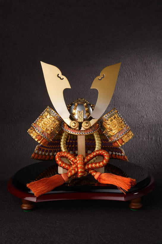 无人,竖图,室内,白天,正面,静物,雕塑,粉色背景,节日,庆祝,艺术,装饰,雕刻,雕像,文化,石雕,一个,工艺品,庆典,摄影,影棚,单个,护甲,纪念,华丽,修饰,美术,点缀,武士,主题,陈列,功能,美学,衬托,美观,雅致,雅观,彩图,影棚拍摄,拍摄