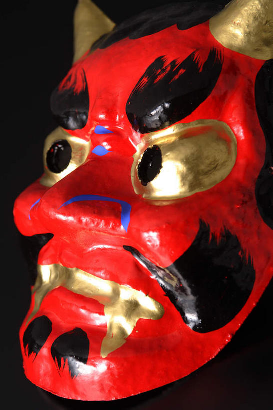 无人,竖图,室内,特写,白天,正面,静物,黑色背景,日本文化,装饰,面具,文化,一个,红色,摄影,影棚,单个,华丽,修饰,点缀,魔鬼,衬托,美观,雅致,雅观,妖怪,彩图,影棚拍摄,拍摄,传统文化