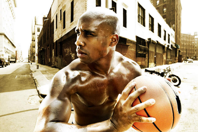 西方人,肌肉,健壮,一个人,运动员,家,站,横图,室外,白天,正面,篮球,道路,路,摩托车,欧洲,非洲,黑人,欧洲人,仅一个男性,仅一个人,握,房屋,屋子,公寓,小路,篮球装备,交通,拿,拿着,注视,运动器械,洋房,楼房,裸露,住宅,车,仅一个年轻男性,交通工具,观察,看,站着,健康,健身器械,活力,力量,握着,观看,青春,察看,强壮,关注,载具,裸,健身器材,篮球运动,男人,男性,年轻男性,非洲人,体育运动员,运动选手,站立,半身,彩图,房子,运动器材