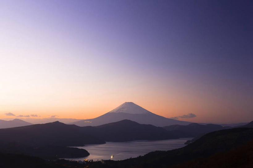 无人,横图,室外,白天,正面,旅游,度假,湖,湖泊,火山,美景,日落,山,山脉,水,富士山,静冈县,日本,亚洲,湖面,景观,山峰,水流,水面,晚霞,霞光,落日,山峦,娱乐,自然,黄昏,湖水,群山,享受,休闲,景色,彩霞,放松,自然风光,东亚,本州,本州岛,日本国,中部地方,静冈,山梨,山梨县,芦之湖,夕照,薄暮,活火山,夕阳,彩图,傍晚,斜阳