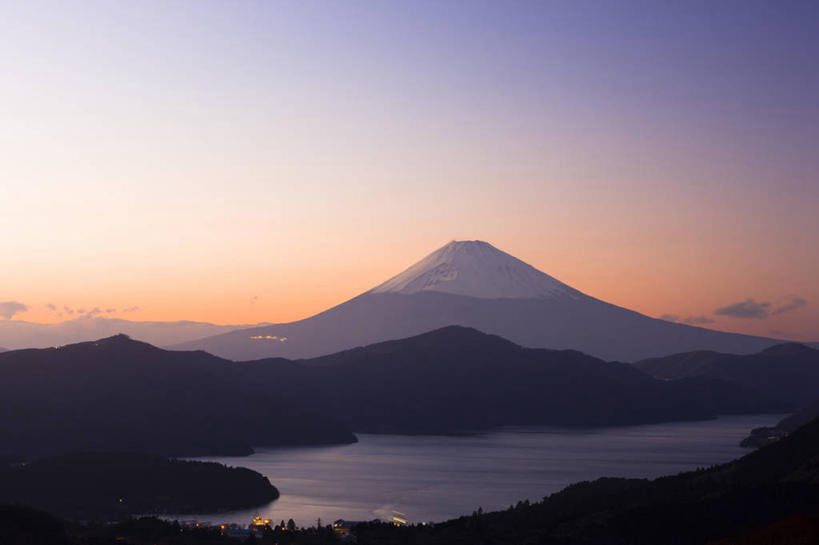 无人,横图,室外,白天,正面,旅游,度假,湖,湖泊,火山,美景,日落,山,山脉,水,富士山,静冈县,日本,亚洲,湖面,景观,山峰,水流,水面,晚霞,霞光,落日,山峦,娱乐,自然,黄昏,湖水,群山,享受,休闲,景色,彩霞,放松,自然风光,东亚,本州,本州岛,日本国,中部地方,静冈,山梨,山梨县,芦之湖,夕照,薄暮,活火山,夕阳,彩图,傍晚,斜阳