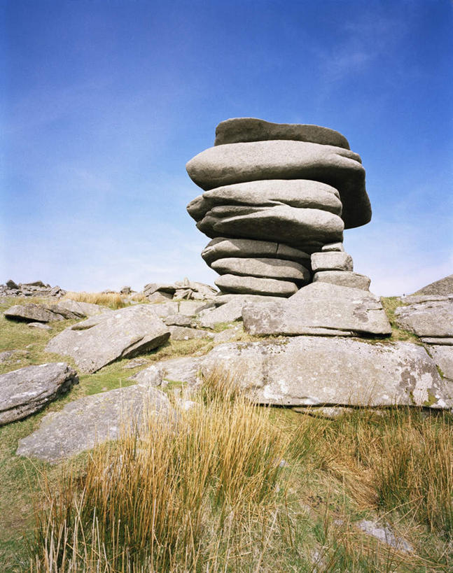 无人,竖图,室外,白天,正面,旅游,度假,草地,草坪,石头,美景,山,山脉,植物,英国,欧洲,一堆,堆叠,堆积,石子,景观,山峰,云,云朵,山峦,云彩,娱乐,草,蓝色,绿色,白云,蓝天,天空,自然,群山,天,享受,休闲,景色,放松,晴朗,堆,西欧,自然风光,大不列颠,大不列颠及北爱尔兰联合王国,大不列颠联合王国,日不落英帝国,康沃尔,康沃尔郡,石块,岩石,晴空,彩图
