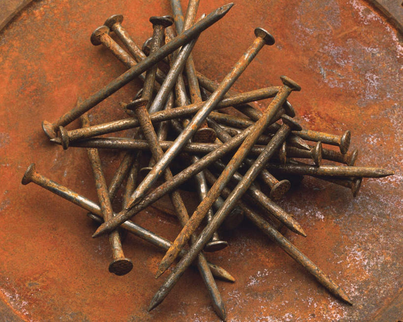 无人,横图,俯视,室内,特写,白天,零件,静物,连接,组合,朦胧,模糊,生锈,钉子,工具,铁锈,链接,锈迹,五金,紧固,拼接,拼凑,拼合,凑集,聚合,撮合,链结,牢固,彩图,高角度拍摄