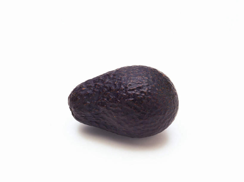 无人,横图,俯视,室内,特写,白天,白色背景,水果,新鲜,生食,食品,果实,食物,一个,紫色,酪梨,鳄梨,摄影,有机食品,绿色食品,影棚,单个,油梨,樟梨,牛油果,彩图,高角度拍摄,影棚拍摄,拍摄