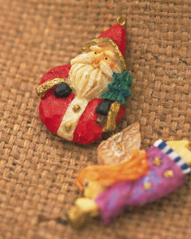 无人,竖图,俯视,室内,特写,白天,游戏,静物,玩具,圣诞节,圣诞老人,天使,节日,朦胧,模糊,庆祝,神话,玩偶,玩,文化,娱乐,两个,庆典,休闲,益智,活动,纪念,发泄,消遣,智力,传说,宣泄,童话,玩耍,嬉戏,彩图,高角度拍摄