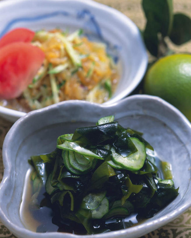 无人,竖图,俯视,室内,特写,白天,烹饪,餐桌,桌子,海蜇,黄瓜,蔬菜,西红柿,一堆,堆叠,堆积,朦胧,模糊,新鲜,海带,日本料理,料理,食品,菜肴,美食,食物,日式料理,日式,摄影,佳肴,有机食品,绿色食品,影棚,餐台,堆,一份,海蜇丝,青瓜,胡瓜,番茄,彩图,高角度拍摄,影棚拍摄,拍摄