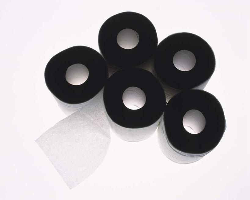 无人,横图,俯视,室内,特写,白天,白色背景,桌面,静物,五个,一排,许多,阴影,朦胧,模糊,整齐,光线,影子,背光,排列,黑色,摄影,影棚,卫生纸,卷筒纸,圆孔,队列,逆光,五卷,彩图,高角度拍摄,影棚拍摄,拍摄