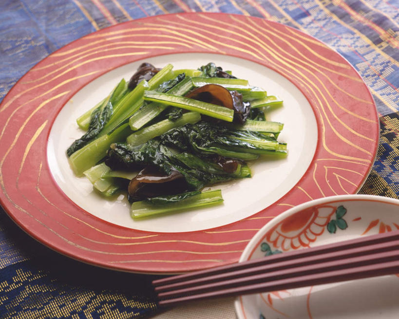 无人,横图,俯视,室内,特写,白天,烹饪,餐桌,筷子,桌子,蔬菜,餐具,阴影,新鲜,光线,布料,碟子,盘,影子,青菜,料理,食品,布纹,两双,文化,传统,木耳,菜肴,美食,桌布,食物,一个,盘子,餐巾,碟,台布,中式,佳肴,有机食品,绿色食品,单个,餐台,礼节,黑木耳,礼仪,进餐用具,烹调用具,彩图,高角度拍摄