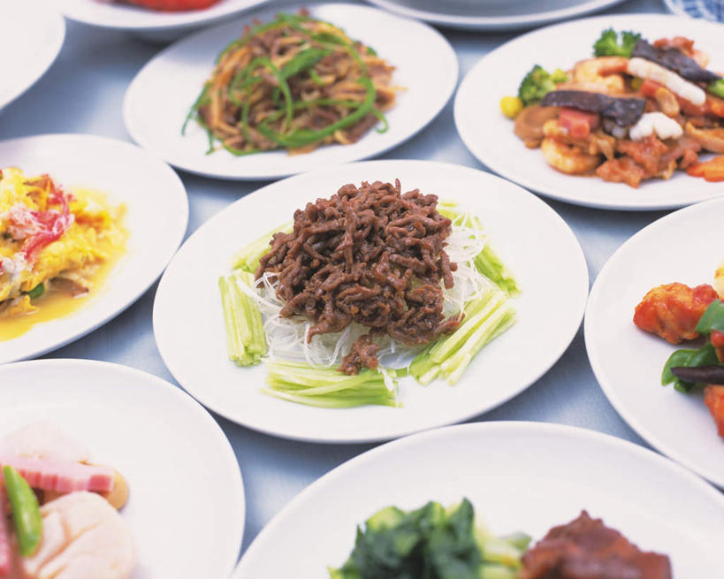 无人,横图,俯视,室内,特写,白天,烹饪,餐桌,桌子,蔬菜,餐具,许多,阴影,光线,布料,碟子,盘,影子,葱,青葱,肉,料理,食品,布纹,肉丝,猪肉,萝卜丝,菜肴,美食,肉类,桌布,盘子,餐巾,碟,台布,中式,佳肴,餐台,肉食,豚肉,进餐用具,烹调用具,彩图,高角度拍摄