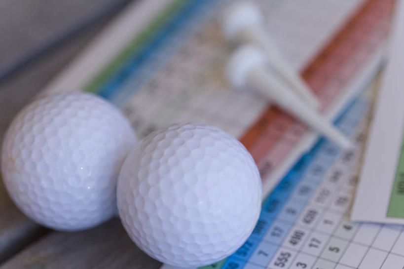 无人,横图,俯视,室内,特写,白天,锻炼,安全,运动,桌子,静物,许多,朦胧,模糊,高尔夫,高尔夫球,笔,办公桌,办公用品,防护,球,文具,两个,白色,铅笔,手套,学习用品,球体,摄影,球托,影棚,保护,文具用品,高尔夫球杆,保险,高尔夫运动,高尔夫球具,保全,周全,安稳,安定,防护手套,记分卡,平安,体育,彩图,高角度拍摄,影棚拍摄,健身,拍摄