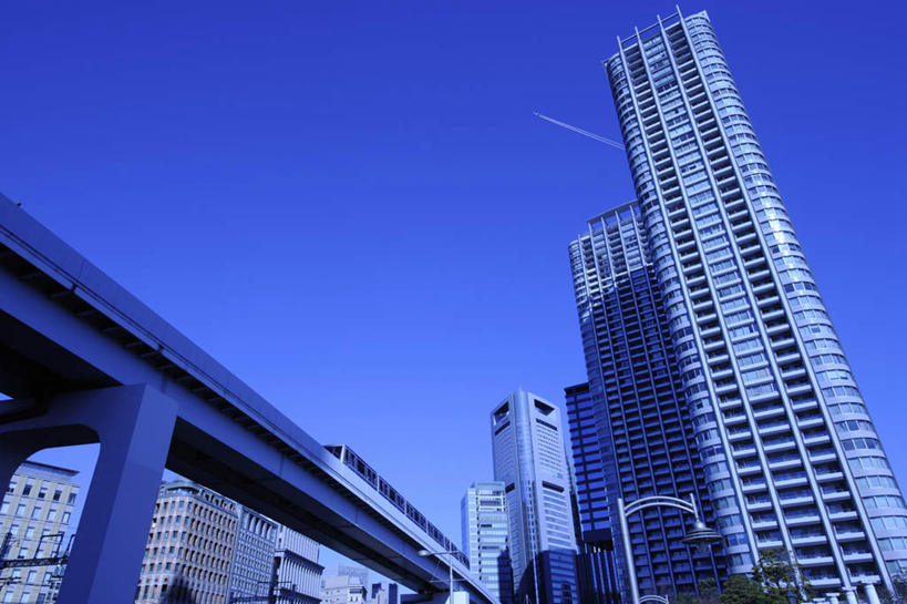 无人,高楼大厦,横图,室外,白天,仰视,度假,办公楼,美景,天际线,城市风光,城市,大厦,地铁,建筑,摩天大楼,写字楼,东京,日本,亚洲,阴影,光线,影子,景观,烟雾,轨道交通,百合海鸥号,娱乐,建设,蓝色,蓝天,天空,阳光,楼宇,天,享受,休闲,商务楼,景色,放松,晴朗,污染,废气,东亚,飞机尾迹,本州,尾迹云,机尾云,飞机拉烟,云带,尾迹,万里无云,关东地方,本州岛,日本国,东京都,机尾迹,飞机尾气,汐留,汐留区,晴空,晴空万里,彩图,低角度拍摄,大楼,高层建筑,高楼,摩天楼,地铁机动车,地下铁,轻轨,单轨