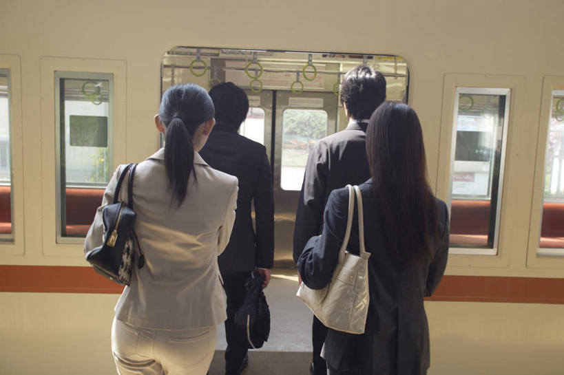 东方人,四个人,同事,商务人士,商务男性,商务女性,站,横图,室内,白天,衬衫,成功,合作,团队,集体,信心,地铁,车站,亚洲,握,套装,朦胧,模糊,包,公文包,皮包,站台,轨道交通,拿,拎,拿着,注视,黄种人,队伍,背面,观察,看,站着,握着,公事包,观看,单肩包,察看,领导,成就,关注,商务装,合伙,领袖,工薪阶层,男人,男性,年轻男性,年轻女性,女人,女性,亚洲人,白领,上班族,站立,半身,彩图,衬衣,地铁机动车,地下铁,轻轨,拎着