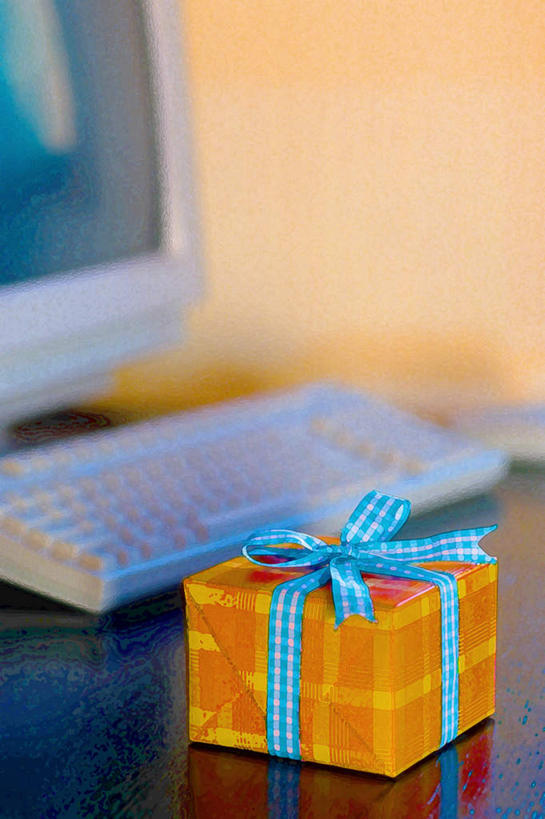 无人,办公室,竖图,室内,特写,白天,正面,绘画,电脑,显示器,鼠标,键盘,数码,科技,家具,桌子,静物,礼盒,礼物,阴影,条纹,朦胧,模糊,艺术,网络,丝绸,丝带,纸盒,办公桌,缎带,高光,几何,计算机图形,古典,合成,文化,输入设备,通讯设备,绸带,盒子,蓝色,包装盒,蝴蝶结,礼品盒,工艺品,品味,台式电脑,礼品,美术,电脑合成图,数码合成图,水彩,水彩画,高雅,通信设备,输出设备,办公家具,写实,具体,具象,美学,彩图